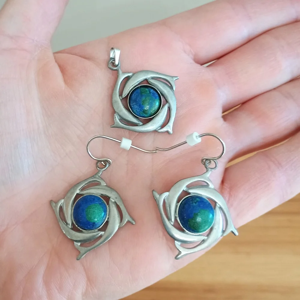 Kenneth Kantro Hand Signed Swirling Dolphins Pewter Malachite Pendant & Earrings